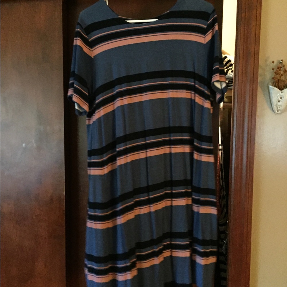 Dress - Picture 2 of 2